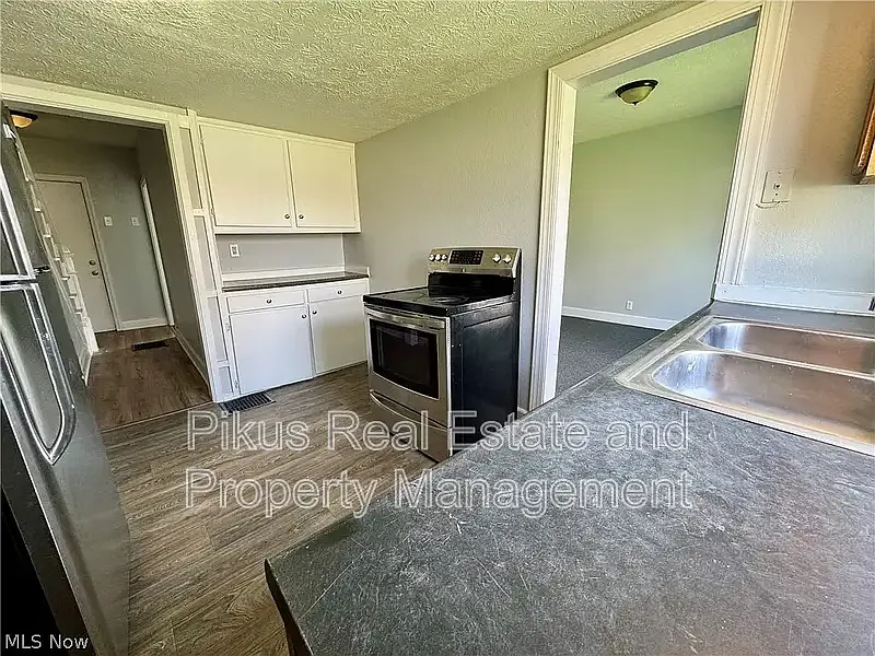 2 bed, 1.0 bath, 850 sqft, $950 — Photo 3