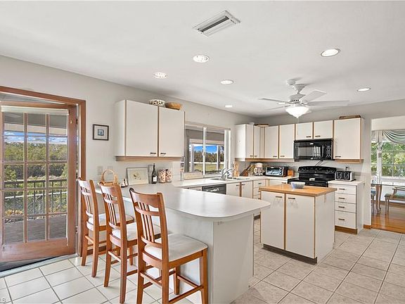 5th image of 1430 Sanderling Cir