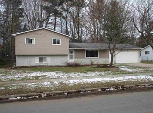 1200 Sylvan Ln, Midland, MI 48640