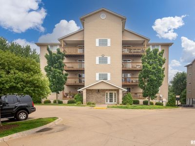 4189 Creek Hill Dr, Bettendorf, IA, 52722