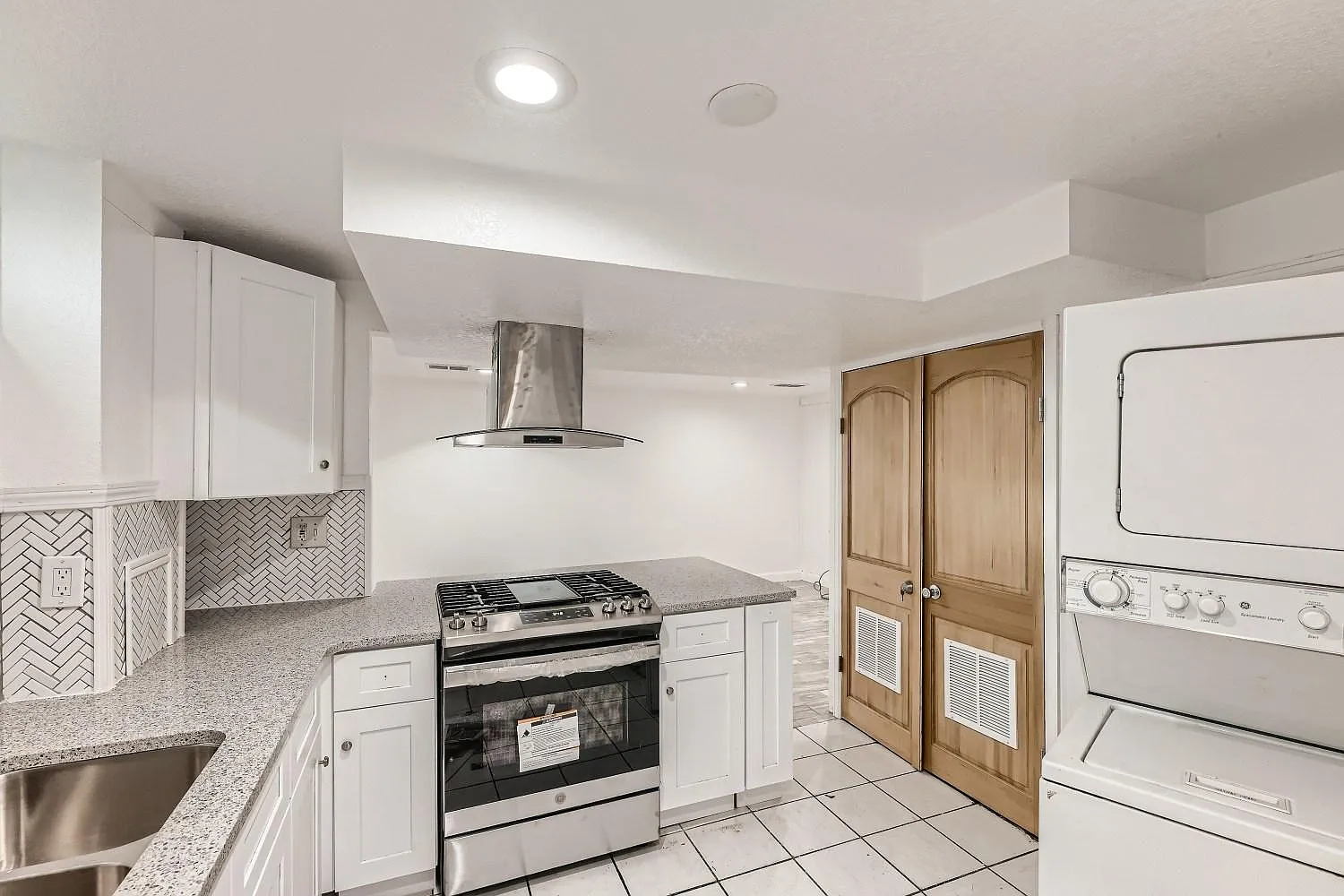 2 bed, 800 sqft, $1,650 — Photo 3