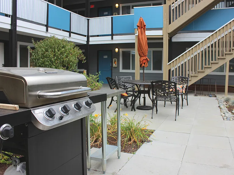 Azure Apartments — Photo 11