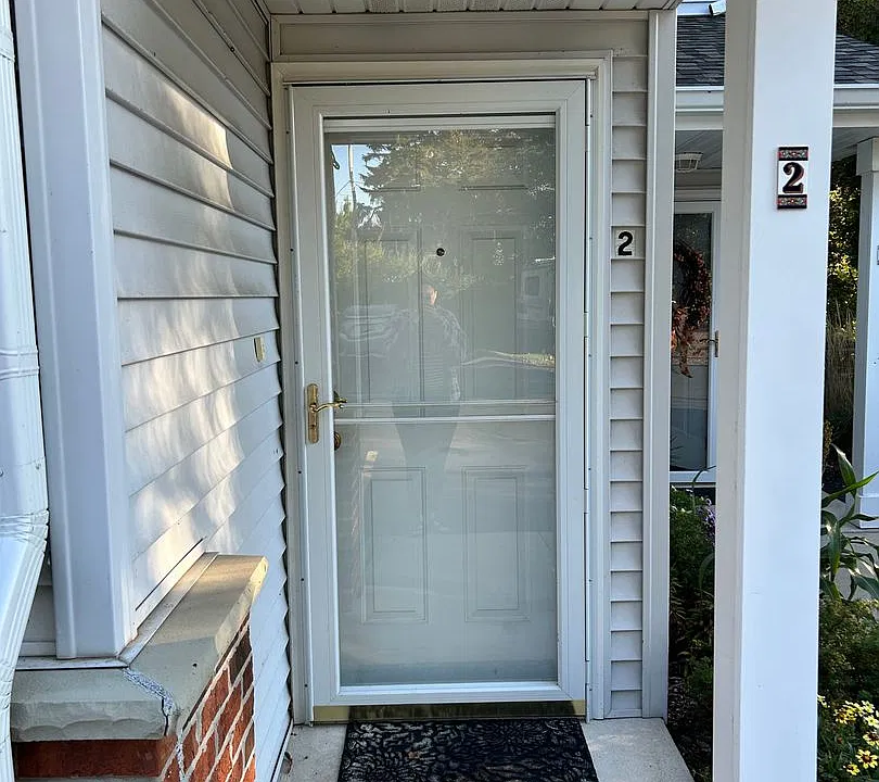 424 W Grand Ave #2
