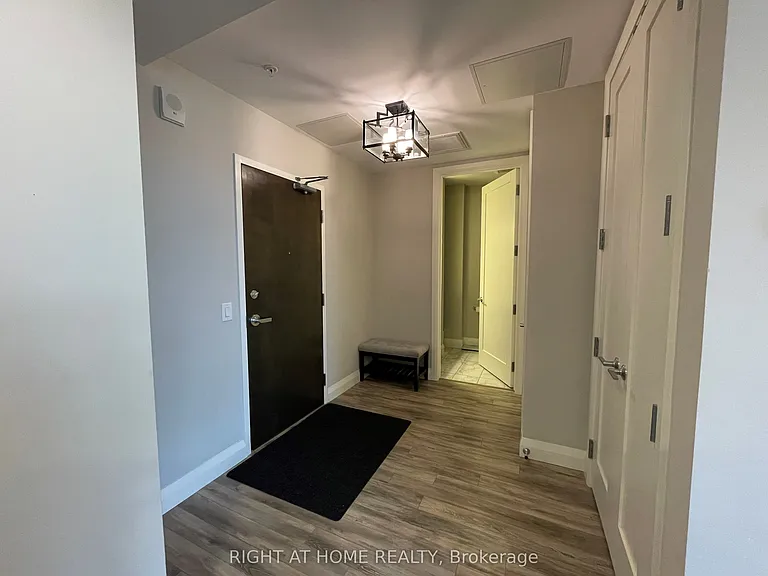 118 King St E #1015 — Photo 10