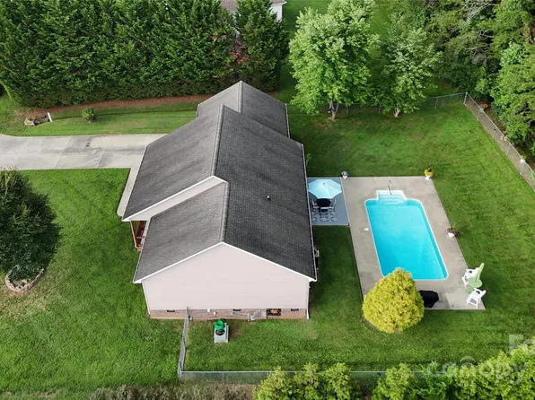 3150 Covington Way, Lenoir, NC 28645