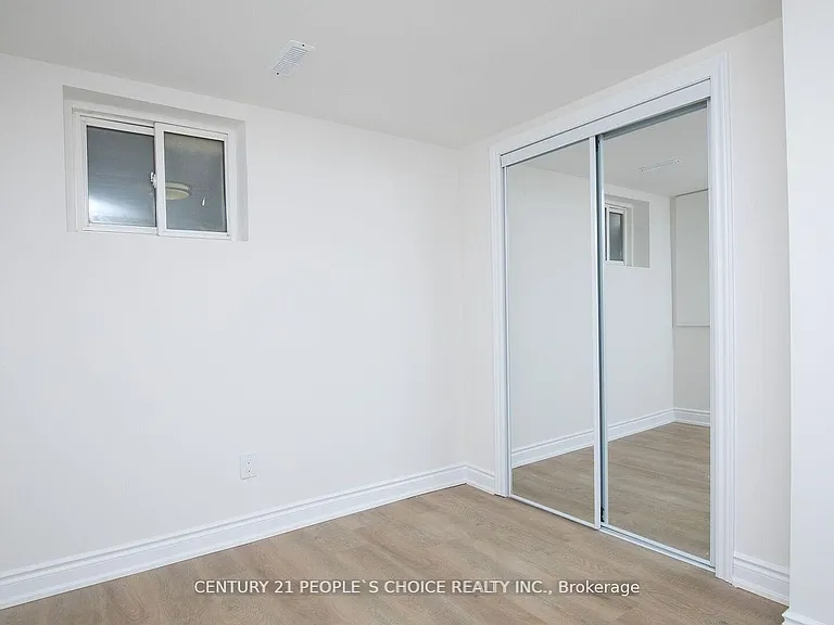 2 Betteridge Ln W — Photo 20