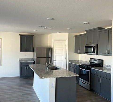 2nd image of 4916 Siglo St