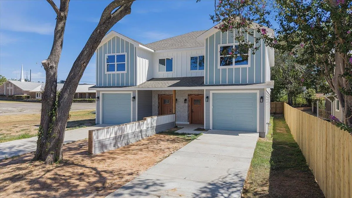 3 bed, 2.5 bath, 1450 sqft, $1,850 — Photo 2