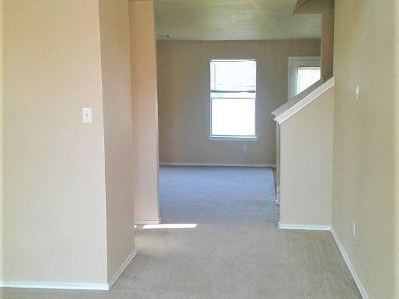 2nd image of 201 Indian Meadow Dr