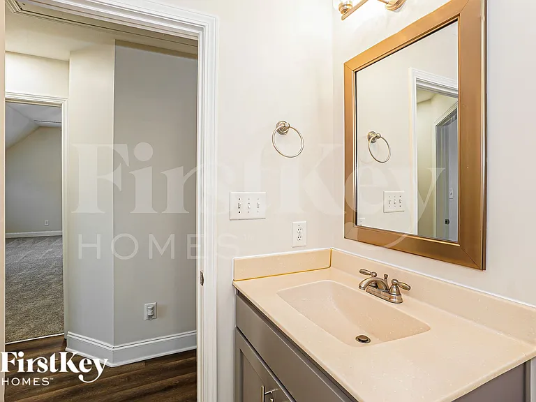 1025 Shirley Dr — Photo 17