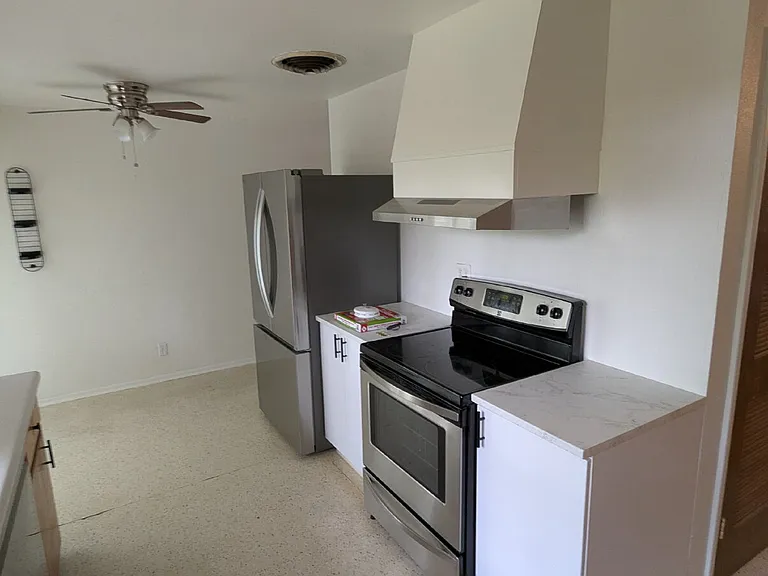7070 Beacon Way — Photo 7