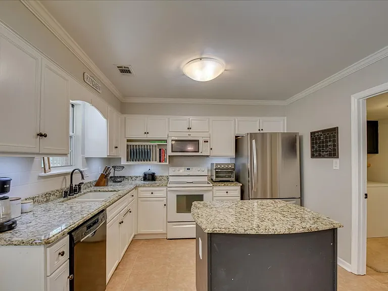 1156 Parkside Trl — Photo 28