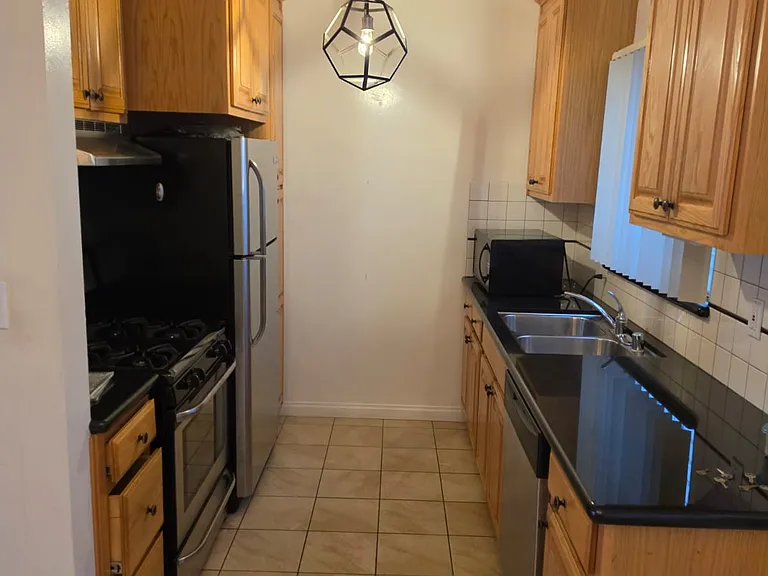 1039 N Curson Ave #2 — Photo 3