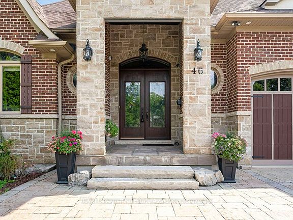 3rd image of 46 Scott St