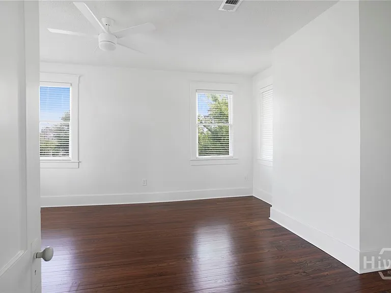 537 Maupas Ave #3 — Photo 11