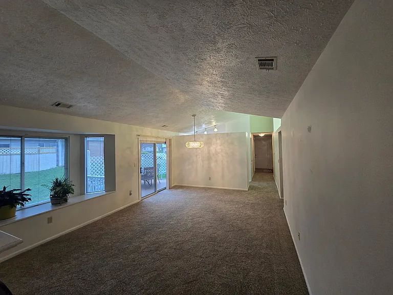 355 Village Pointe Dr #F — Photo 8