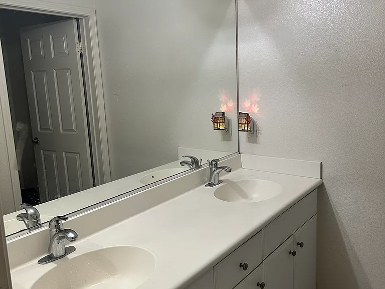 708 Portside Pl — Photo 15