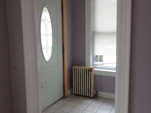 2nd image of 89-27 Gettysburg St #1