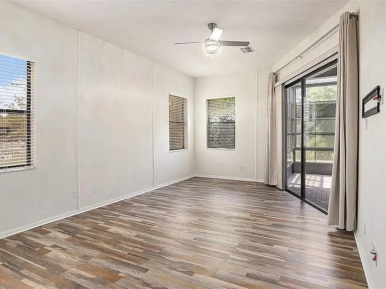 3037 N Folkestone Loop — Photo 4