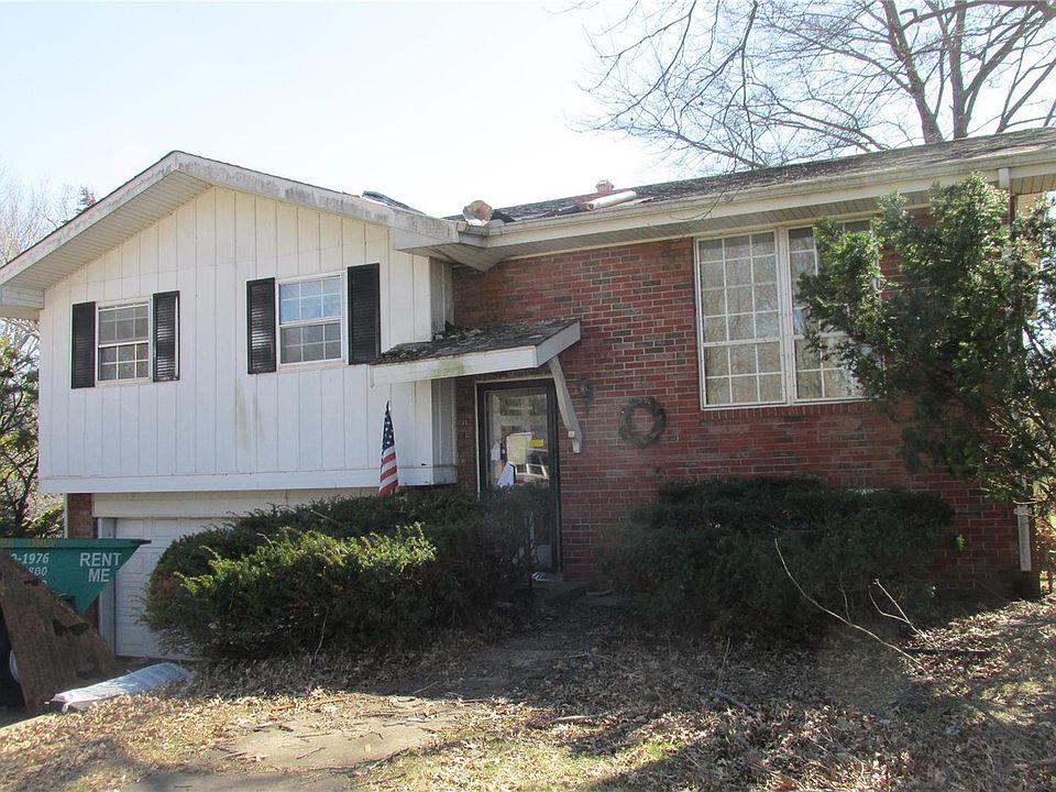 1st image of 135 Lakeland Hills Dr