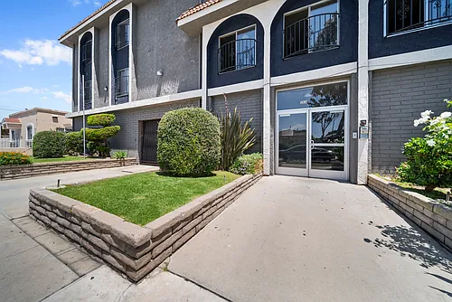 Cedar Apartments Photo 1