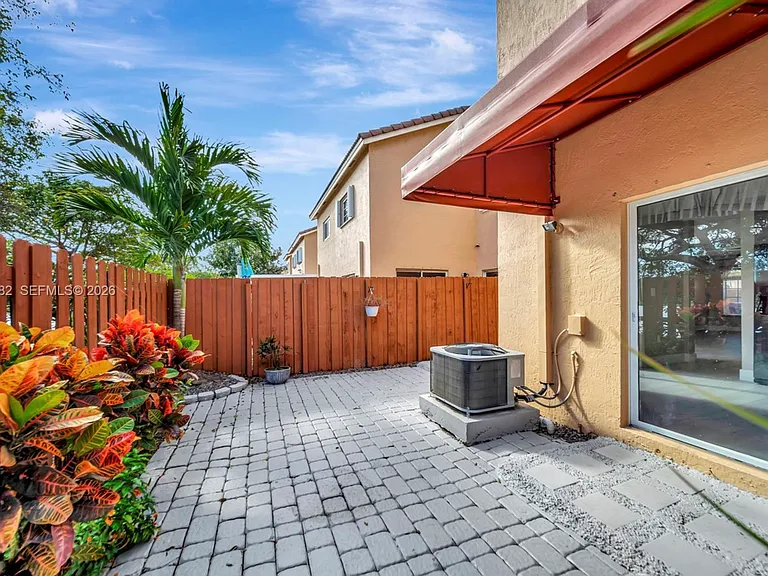3773 SW 153rd Ct — Photo 4