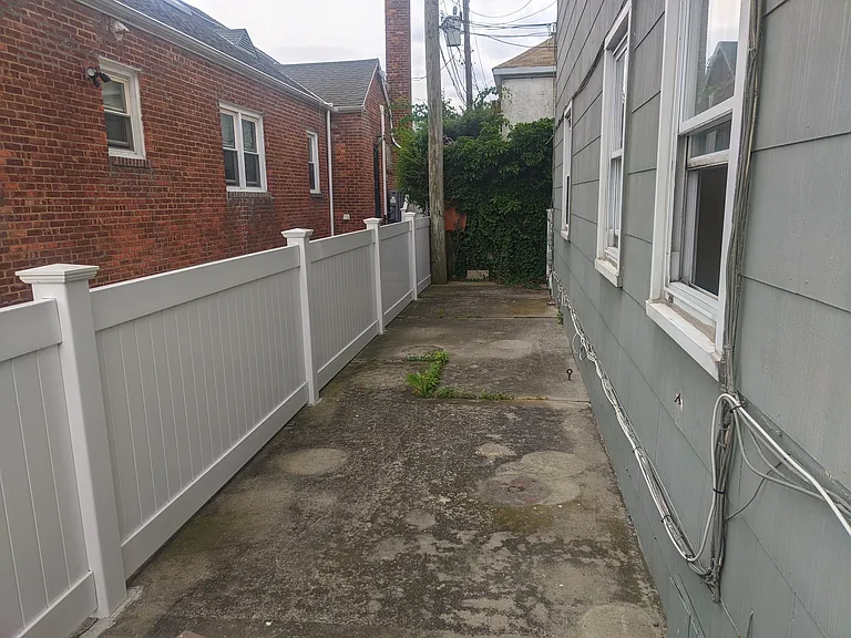 Harding Ave — Photo 10