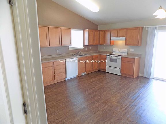 5 Kitchen View 3_10252017