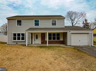 16 Parkside Cir, Willingboro, NJ 08046