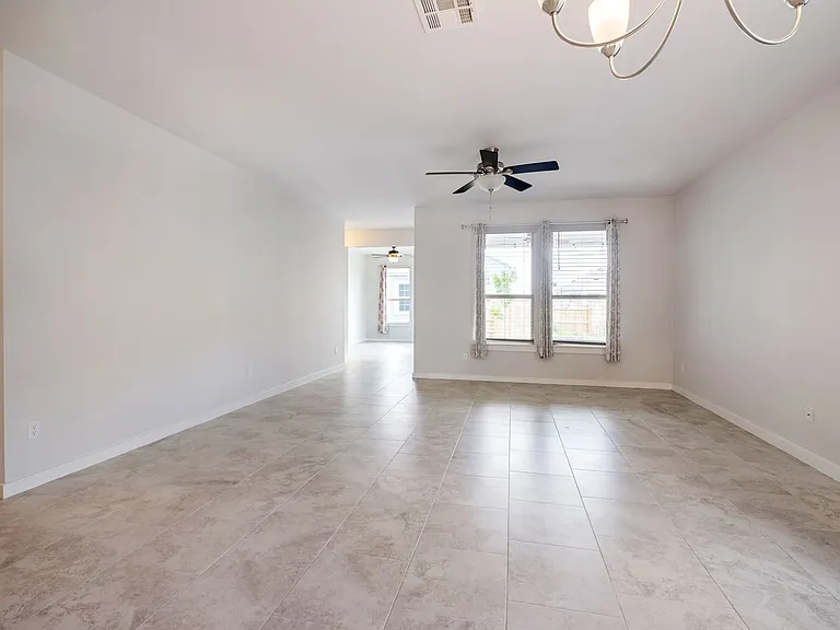 228 Trellis Blvd — Photo 11
