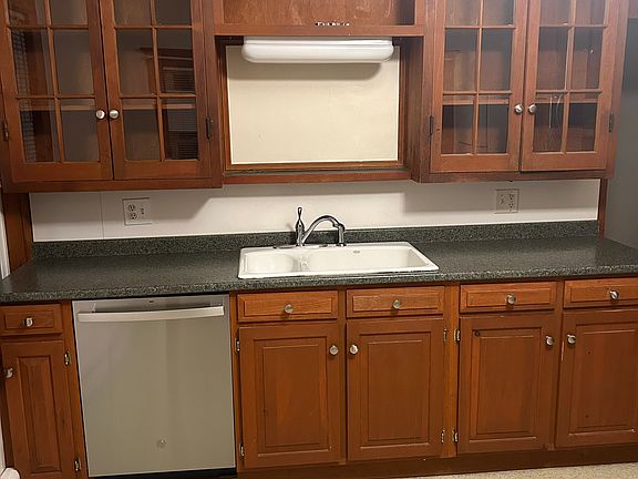 2nd image of 22 Kingman Ave Floor 2