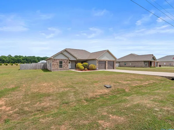 15122 Blackburn Rd, Athens, AL 35611