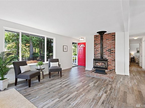 4th image of 360 E Lakeland Dr