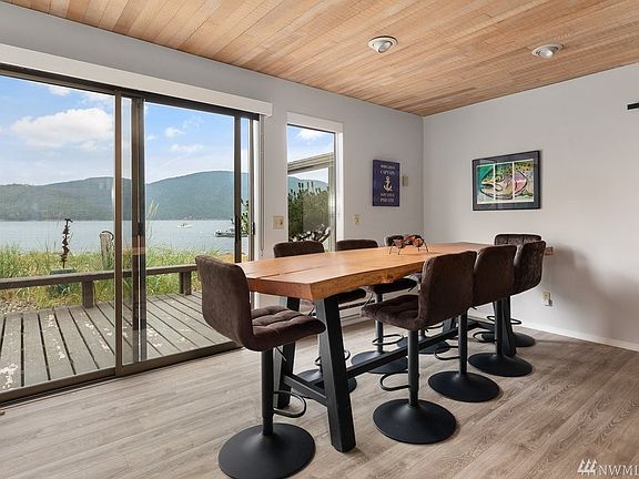 Just steps to the beach!