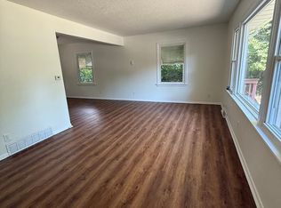 2115 E Locust St, Davenport, IA 52803