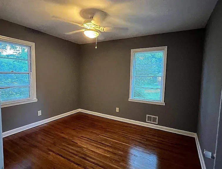 2884 Meadowview Dr SE — Photo 15