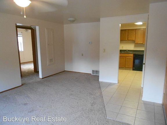 4th image of 133 E Lane Ave APT 2B