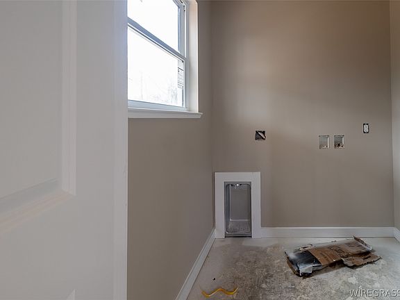 5th image of 173 N Watson St
