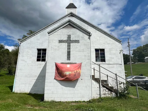 47 Prudence St, Clarksburg, WV 26301