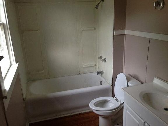 4th image of 585 Garfield Pl