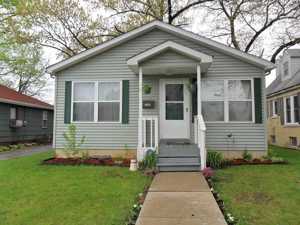 1st image of 706 W Marion St