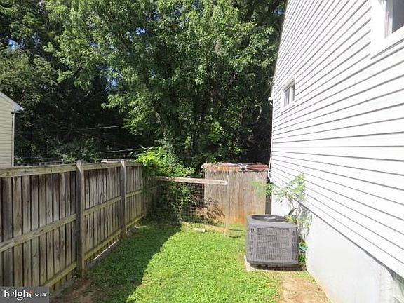 4th image of 3827 Cassandra Rd