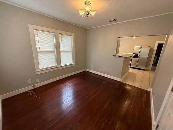 5th image of 4617 El Campo Ave Unit 100