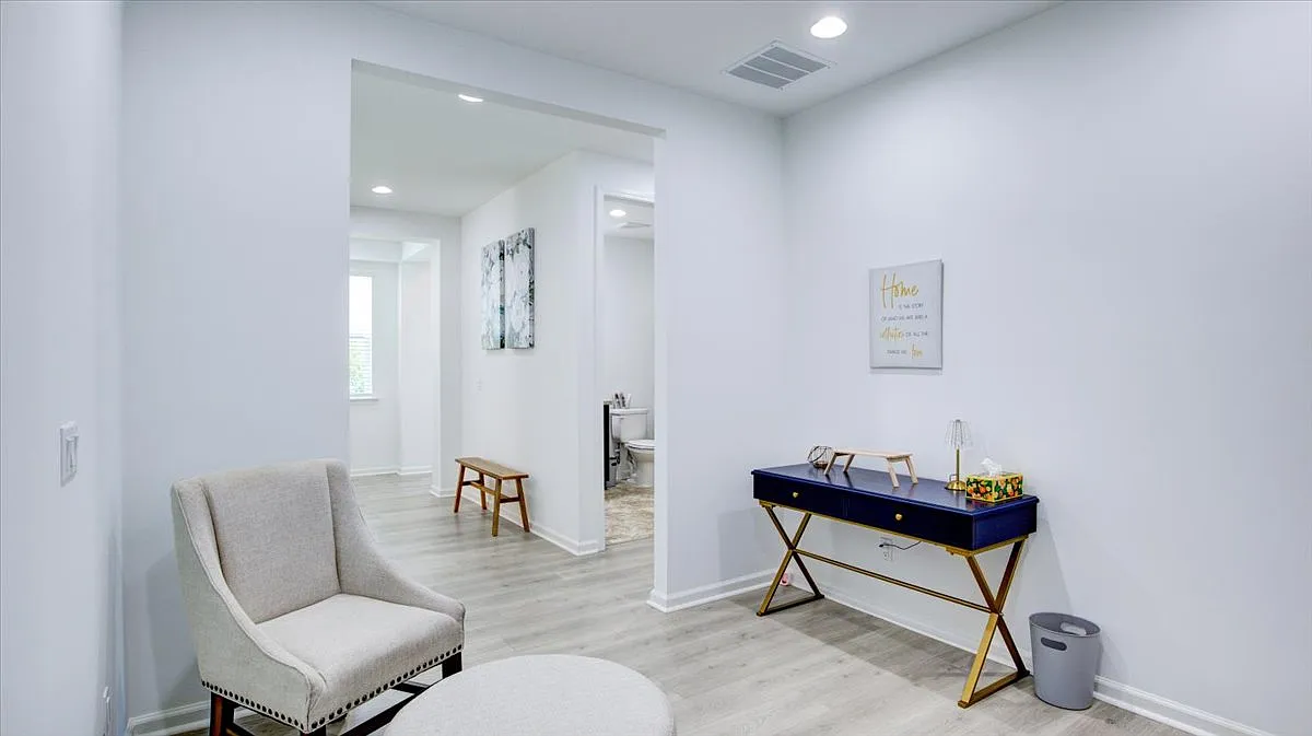 2 bed, 1785 sqft, $3,200 — Photo 2