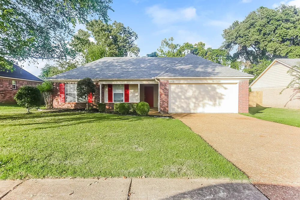 3 bed, 2.0 bath, 1449 sqft, $1,870 — Photo 1