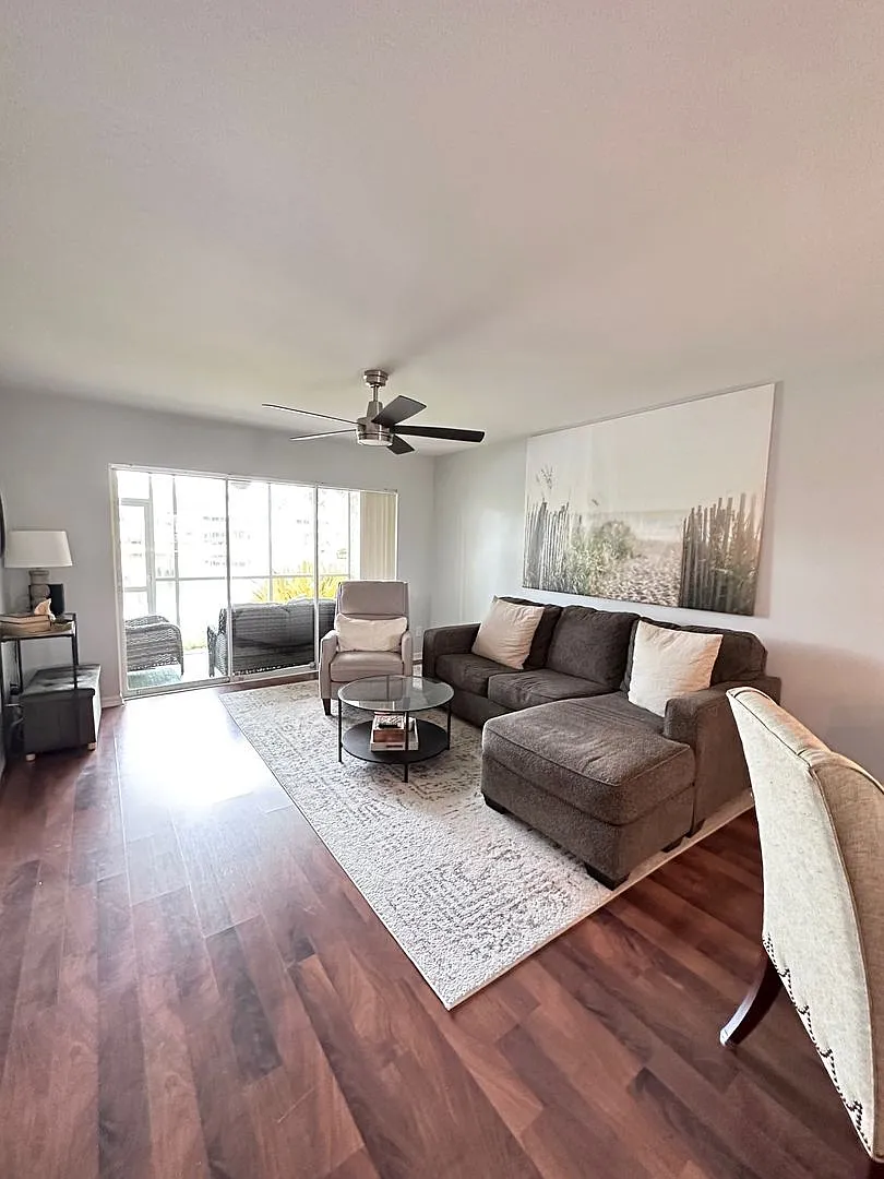 186 Pebble Shores Dr — Photo 1