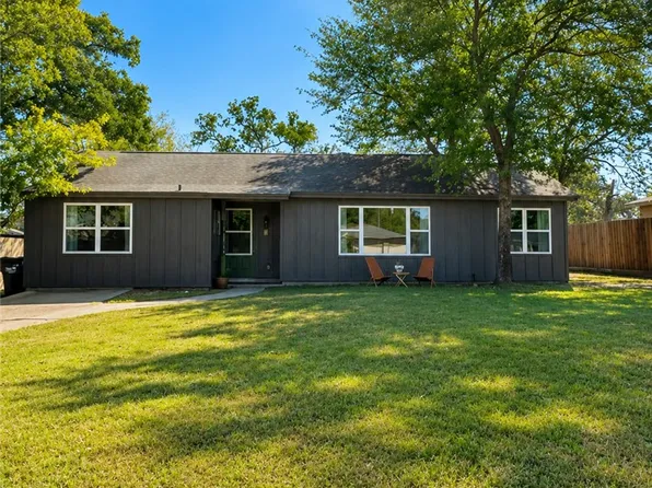 727 Mary Lake Dr, Bryan, TX 77802