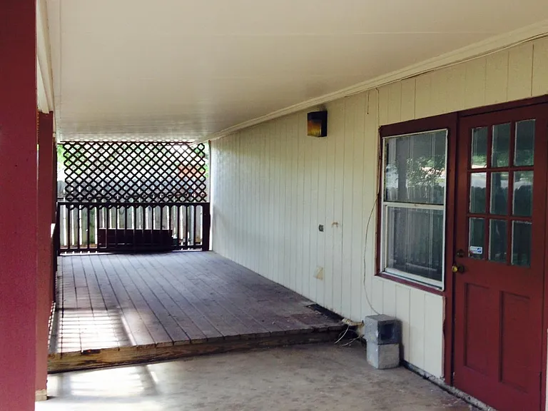 302 Nash Blvd — Photo 9