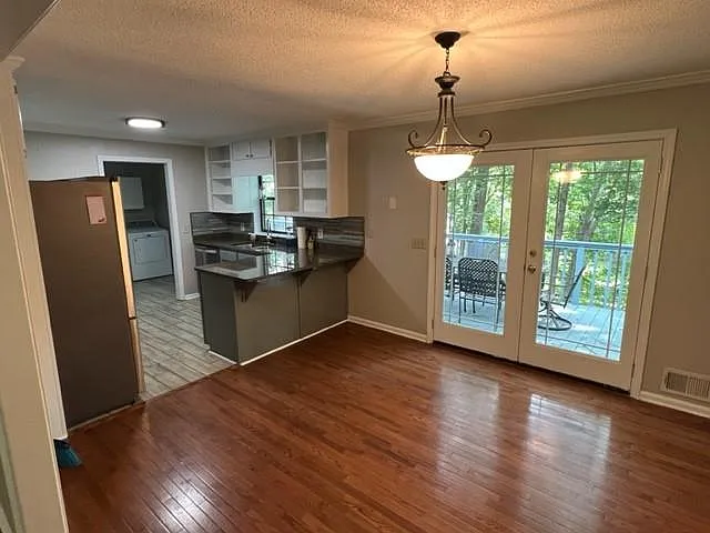 8010 Hickory Ct — Photo 8
