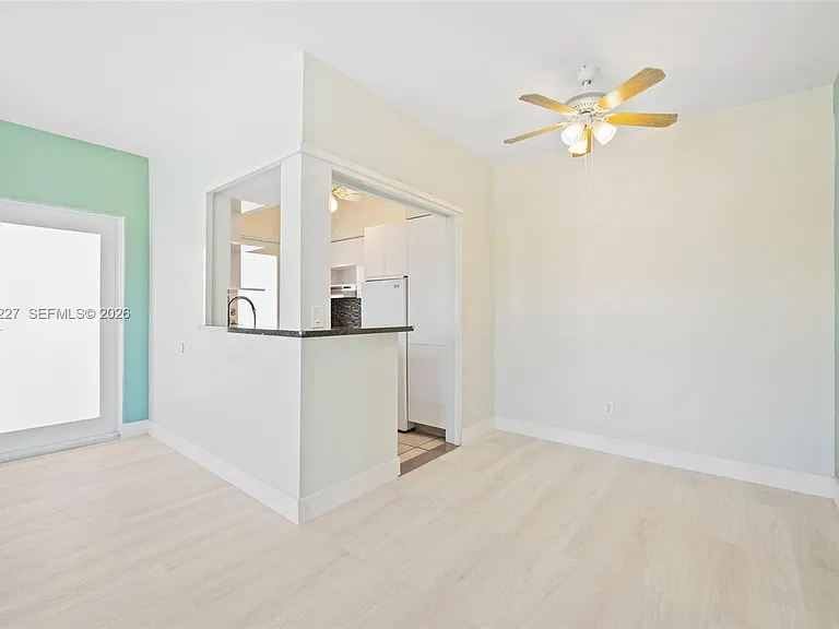 7315 Byron Ave #10 — Photo 6